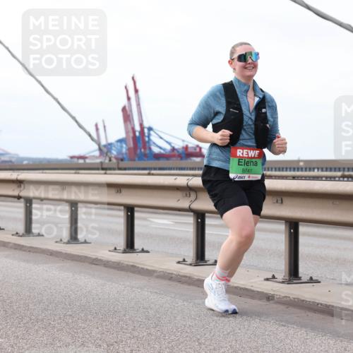03.10.2025 - Köhlbrandbrückenlauf Lena Gebhardt http://msf.ph/oto/9131768 03.10.2025 16:08:50 Position 2 8741 meine-sportfotos.de