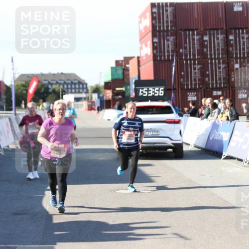03.10.2025 - Köhlbrandbrückenlauf Jannik Wohlers http://msf.ph/oto/9131792 03.10.2025 13:53:57 Ziel 5603, 5819, 6529 meine-sportfotos.de