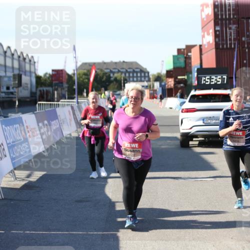 03.10.2025 - Köhlbrandbrückenlauf Jannik Wohlers http://msf.ph/oto/9131827 03.10.2025 13:53:57 Ziel 5603, 5819, 6529 meine-sportfotos.de