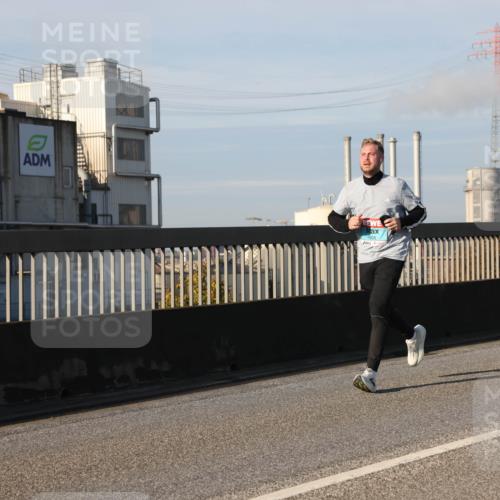 03.10.2025 - Köhlbrandbrückenlauf Lena Gebhardt http://msf.ph/oto/9131829 03.10.2025 09:50:12 Position 2 1505 meine-sportfotos.de