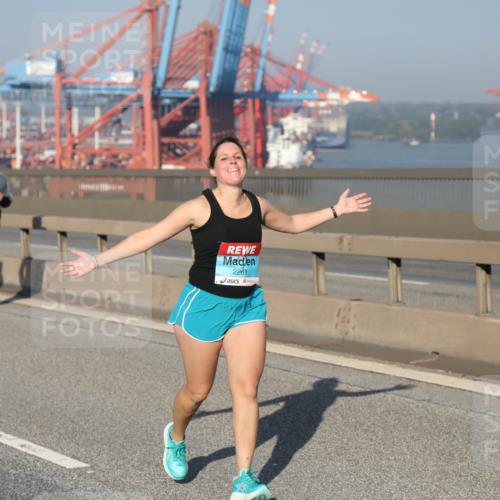03.10.2025 - Köhlbrandbrückenlauf Yannick Fuchs http://msf.ph/oto/9131830 03.10.2025 09:03:53 Position 2 2261 meine-sportfotos.de