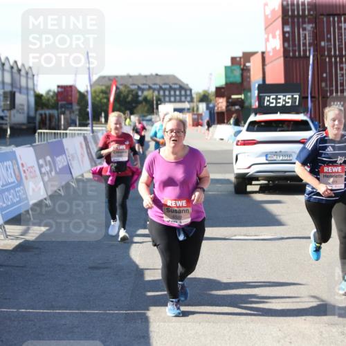 03.10.2025 - Köhlbrandbrückenlauf Jannik Wohlers http://msf.ph/oto/9131836 03.10.2025 13:53:58 Ziel 5603, 5819, 6529, 6549 meine-sportfotos.de