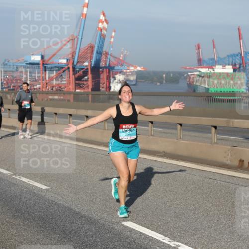 03.10.2025 - Köhlbrandbrückenlauf Yannick Fuchs http://msf.ph/oto/9131842 03.10.2025 09:03:53 Position 2 2261 meine-sportfotos.de