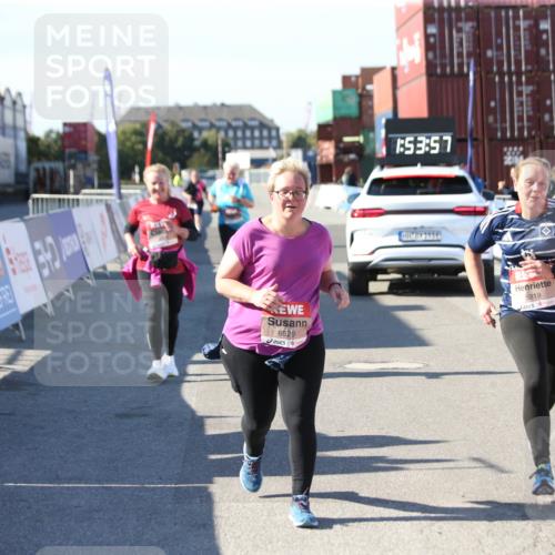 03.10.2025 - Köhlbrandbrückenlauf Jannik Wohlers http://msf.ph/oto/9131849 03.10.2025 13:53:58 Ziel 5603, 5819, 6529, 6549 meine-sportfotos.de