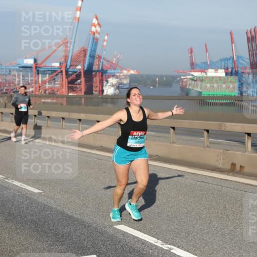 03.10.2025 - Köhlbrandbrückenlauf Yannick Fuchs http://msf.ph/oto/9131850 03.10.2025 09:03:54 Position 2 2261 meine-sportfotos.de