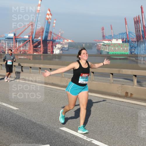 03.10.2025 - Köhlbrandbrückenlauf Yannick Fuchs http://msf.ph/oto/9131853 03.10.2025 09:03:54 Position 2 2261 meine-sportfotos.de