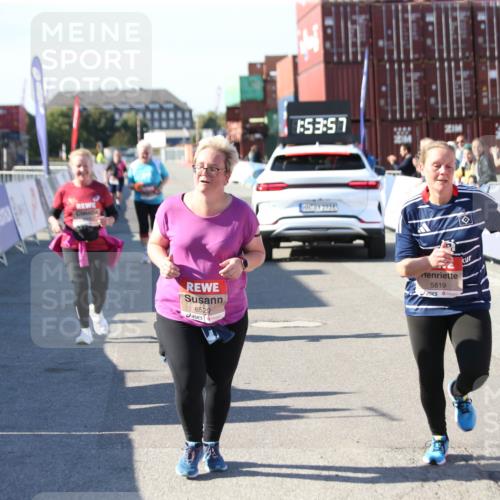 03.10.2025 - Köhlbrandbrückenlauf Jannik Wohlers http://msf.ph/oto/9131857 03.10.2025 13:53:58 Ziel 5603, 5819, 6529, 6549 meine-sportfotos.de