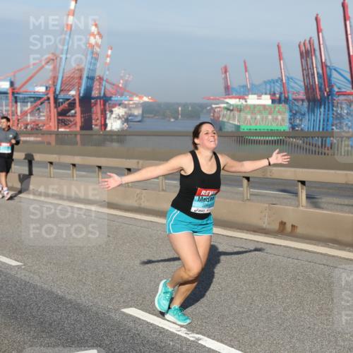 03.10.2025 - Köhlbrandbrückenlauf Yannick Fuchs http://msf.ph/oto/9131860 03.10.2025 09:03:54 Position 2 2261 meine-sportfotos.de