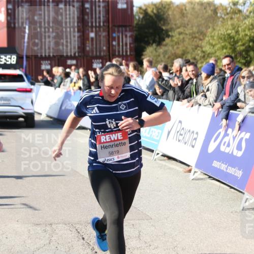 03.10.2025 - Köhlbrandbrückenlauf Jannik Wohlers http://msf.ph/oto/9131872 03.10.2025 13:53:59 Ziel 5603, 5819, 6529, 6549 meine-sportfotos.de