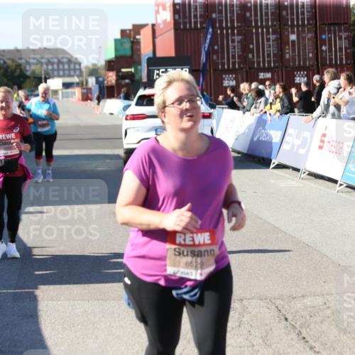03.10.2025 - Köhlbrandbrückenlauf Jannik Wohlers http://msf.ph/oto/9131885 03.10.2025 13:53:59 Ziel 5603, 5819, 6529, 6549 meine-sportfotos.de