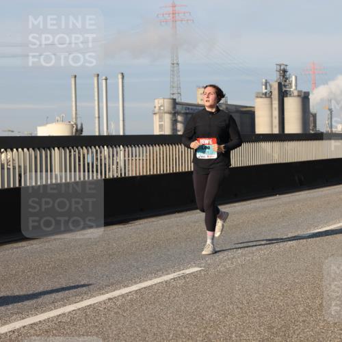 03.10.2025 - Köhlbrandbrückenlauf Lena Gebhardt http://msf.ph/oto/9131898 03.10.2025 09:50:14 Position 2  meine-sportfotos.de