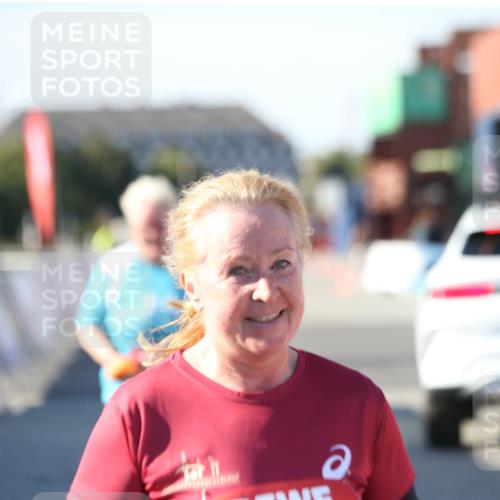 03.10.2025 - Köhlbrandbrückenlauf Jannik Wohlers http://msf.ph/oto/9131906 03.10.2025 13:54:02 Ziel 5603, 5819, 6529, 6549 meine-sportfotos.de