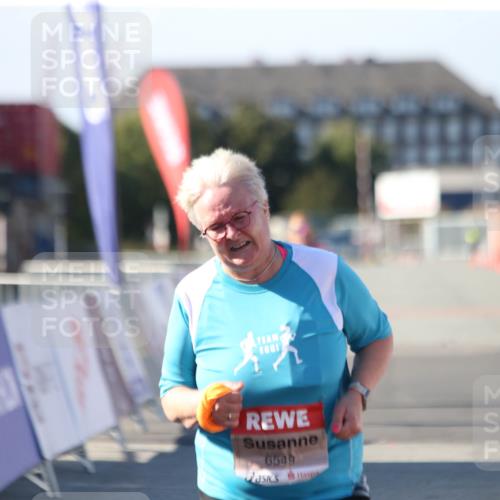 03.10.2025 - Köhlbrandbrückenlauf Jannik Wohlers http://msf.ph/oto/9131915 03.10.2025 13:54:03 Ziel 5603, 5819, 6529, 6549 meine-sportfotos.de