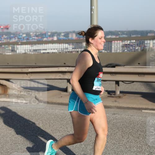 03.10.2025 - Köhlbrandbrückenlauf Yannick Fuchs http://msf.ph/oto/9131920 03.10.2025 09:03:55 Position 2 18 meine-sportfotos.de