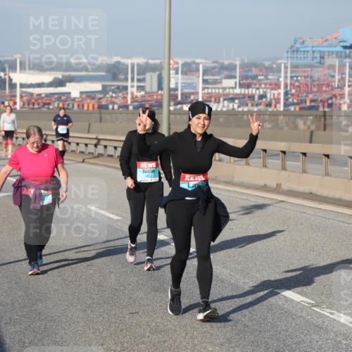 03.10.2025 - Köhlbrandbrückenlauf Yannick Fuchs http://msf.ph/oto/9131929 03.10.2025 09:03:57 Position 2 2662 meine-sportfotos.de