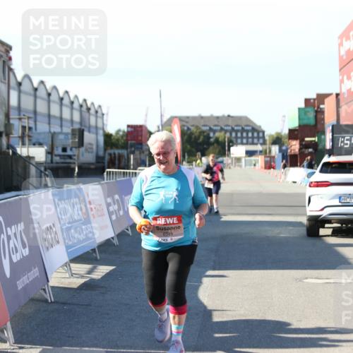 03.10.2025 - Köhlbrandbrückenlauf Jannik Wohlers http://msf.ph/oto/9131932 03.10.2025 13:54:04 Ziel 5603, 5819, 6529, 6549 meine-sportfotos.de