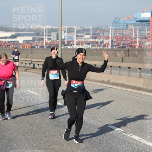 03.10.2025 - Köhlbrandbrückenlauf Yannick Fuchs http://msf.ph/oto/9131935 03.10.2025 09:03:57 Position 2 2548 meine-sportfotos.de