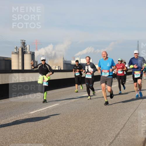 03.10.2025 - Köhlbrandbrückenlauf Lena Gebhardt http://msf.ph/oto/9131937 03.10.2025 09:50:15 Position 2  meine-sportfotos.de