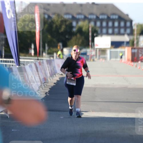 03.10.2025 - Köhlbrandbrückenlauf Jannik Wohlers http://msf.ph/oto/9131946 03.10.2025 13:54:06 Ziel 5603, 5819, 6529, 6549 meine-sportfotos.de