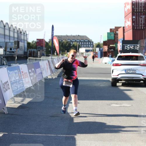 03.10.2025 - Köhlbrandbrückenlauf Jannik Wohlers http://msf.ph/oto/9131975 03.10.2025 13:54:13 Ziel 5471, 6549 meine-sportfotos.de