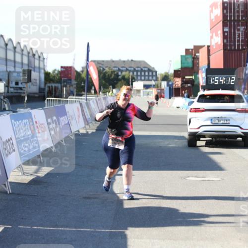 03.10.2025 - Köhlbrandbrückenlauf Jannik Wohlers http://msf.ph/oto/9131980 03.10.2025 13:54:13 Ziel 5471, 6549 meine-sportfotos.de