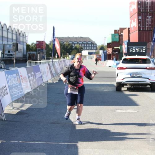 03.10.2025 - Köhlbrandbrückenlauf Jannik Wohlers http://msf.ph/oto/9131983 03.10.2025 13:54:13 Ziel 5471, 6549 meine-sportfotos.de