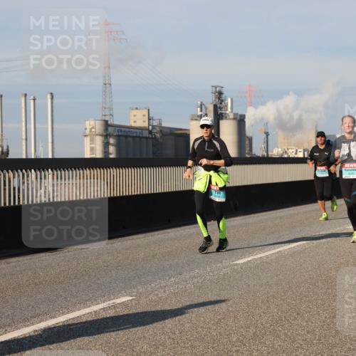 03.10.2025 - Köhlbrandbrückenlauf Lena Gebhardt http://msf.ph/oto/9131988 03.10.2025 09:50:16 Position 2 3434, 3250 meine-sportfotos.de