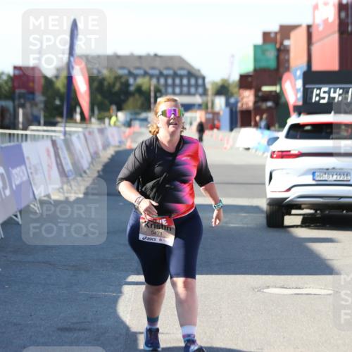 03.10.2025 - Köhlbrandbrückenlauf Jannik Wohlers http://msf.ph/oto/9131994 03.10.2025 13:54:14 Ziel 5471, 6549 meine-sportfotos.de