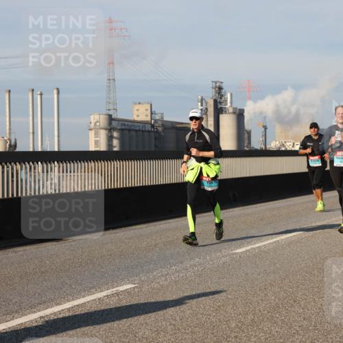 03.10.2025 - Köhlbrandbrückenlauf Lena Gebhardt http://msf.ph/oto/9131995 03.10.2025 09:50:16 Position 2 4, 3250, 6, 3278 meine-sportfotos.de