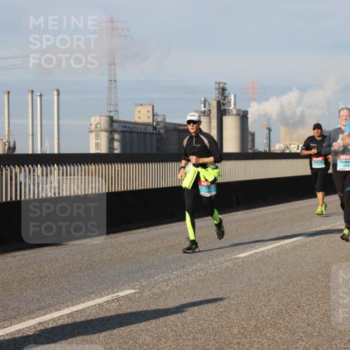 03.10.2025 - Köhlbrandbrückenlauf Lena Gebhardt http://msf.ph/oto/9132003 03.10.2025 09:50:16 Position 2 3250, 3278 meine-sportfotos.de