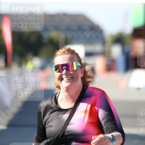 03.10.2025 - Köhlbrandbrückenlauf Jannik Wohlers http://msf.ph/oto/9132011 03.10.2025 13:54:15 Ziel 5471 meine-sportfotos.de