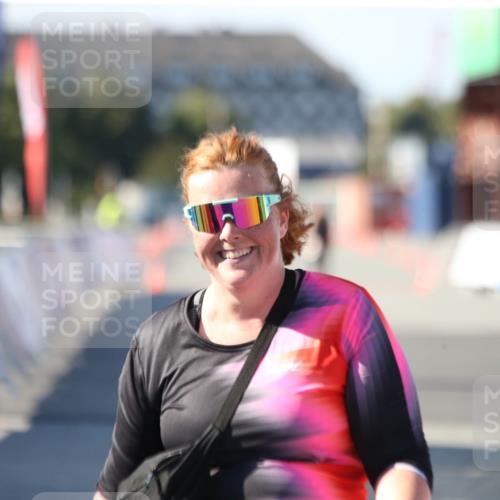 03.10.2025 - Köhlbrandbrückenlauf Jannik Wohlers http://msf.ph/oto/9132016 03.10.2025 13:54:15 Ziel 5471 meine-sportfotos.de