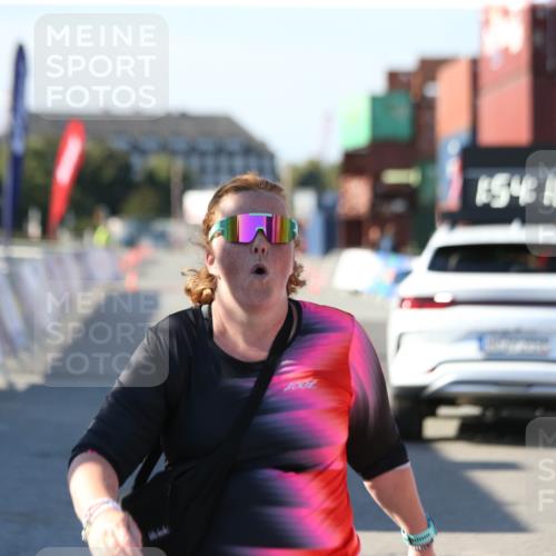 03.10.2025 - Köhlbrandbrückenlauf Jannik Wohlers http://msf.ph/oto/9132035 03.10.2025 13:54:17 Ziel 5471 meine-sportfotos.de