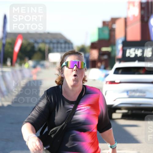 03.10.2025 - Köhlbrandbrückenlauf Jannik Wohlers http://msf.ph/oto/9132037 03.10.2025 13:54:17 Ziel 5471 meine-sportfotos.de