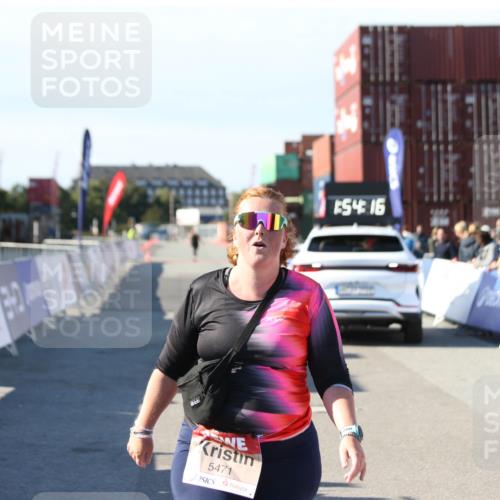 03.10.2025 - Köhlbrandbrückenlauf Jannik Wohlers http://msf.ph/oto/9132039 03.10.2025 13:54:17 Ziel 5471 meine-sportfotos.de