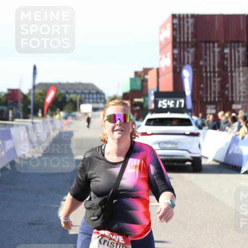 03.10.2025 - Köhlbrandbrückenlauf Jannik Wohlers http://msf.ph/oto/9132048 03.10.2025 13:54:17 Ziel 5471 meine-sportfotos.de