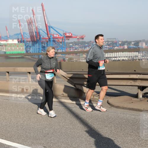 03.10.2025 - Köhlbrandbrückenlauf Yannick Fuchs http://msf.ph/oto/9132063 03.10.2025 09:04:01 Position 2 2548, 2183, 118 meine-sportfotos.de