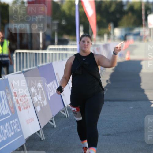 03.10.2025 - Köhlbrandbrückenlauf Jannik Wohlers http://msf.ph/oto/9132068 03.10.2025 13:54:52 Ziel 5545 meine-sportfotos.de