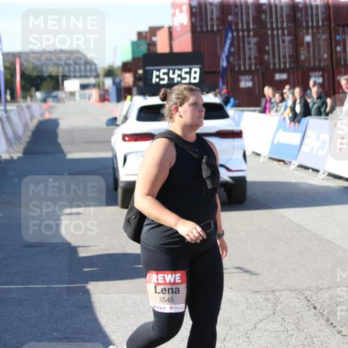 03.10.2025 - Köhlbrandbrückenlauf Jannik Wohlers http://msf.ph/oto/9132083 03.10.2025 13:54:58 Ziel 5545 meine-sportfotos.de
