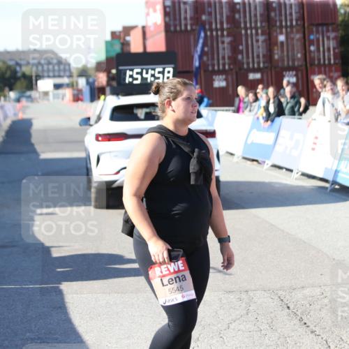 03.10.2025 - Köhlbrandbrückenlauf Jannik Wohlers http://msf.ph/oto/9132087 03.10.2025 13:54:59 Ziel 5545 meine-sportfotos.de