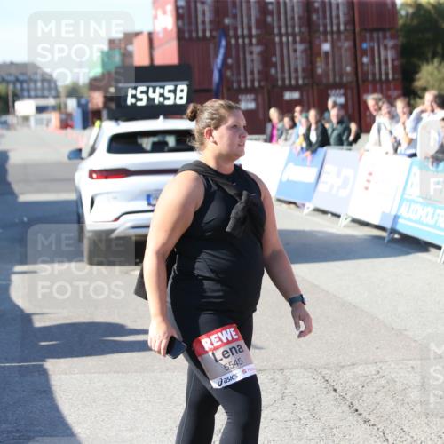 03.10.2025 - Köhlbrandbrückenlauf Jannik Wohlers http://msf.ph/oto/9132089 03.10.2025 13:54:59 Ziel 5545 meine-sportfotos.de