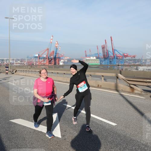 03.10.2025 - Köhlbrandbrückenlauf Yannick Fuchs http://msf.ph/oto/9132107 03.10.2025 09:04:03 Position 2 2662 meine-sportfotos.de