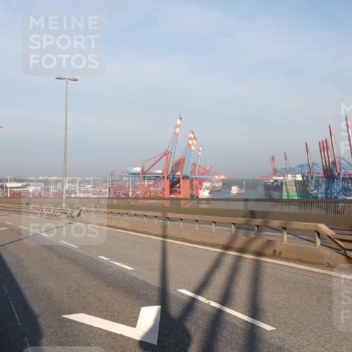 03.10.2025 - Köhlbrandbrückenlauf Yannick Fuchs http://msf.ph/oto/9132114 03.10.2025 08:12:55 Position 1  meine-sportfotos.de