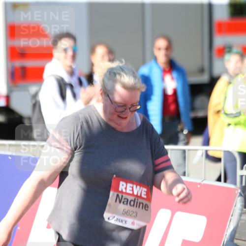 03.10.2025 - Köhlbrandbrückenlauf Jannik Wohlers http://msf.ph/oto/9132121 03.10.2025 13:56:56 Ziel 5623 meine-sportfotos.de