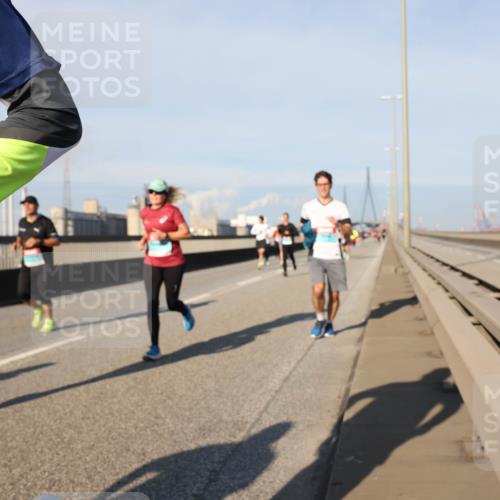 03.10.2025 - Köhlbrandbrückenlauf Lena Gebhardt http://msf.ph/oto/9132124 03.10.2025 09:50:19 Position 2  meine-sportfotos.de