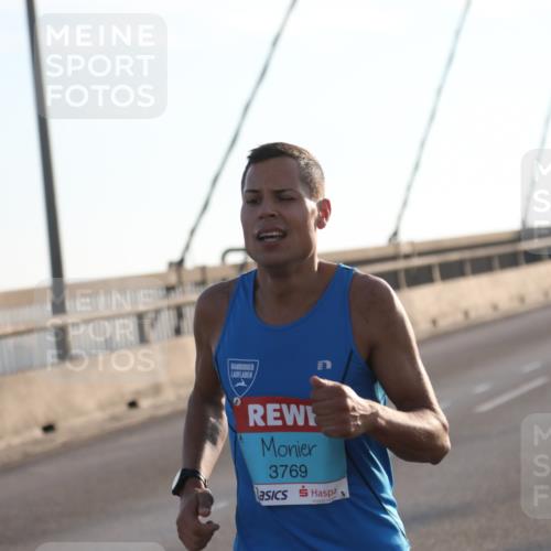 03.10.2025 - Köhlbrandbrückenlauf Yannick Fuchs http://msf.ph/oto/9132151 03.10.2025 08:16:31 Position 1 3769 meine-sportfotos.de