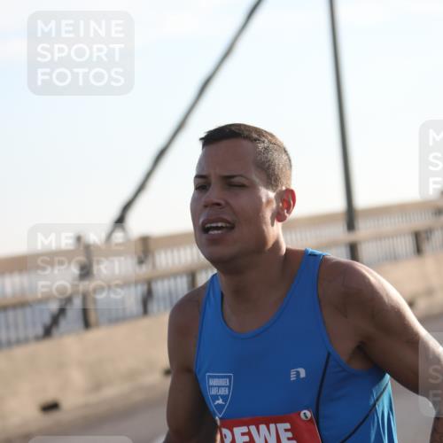 03.10.2025 - Köhlbrandbrückenlauf Yannick Fuchs http://msf.ph/oto/9132160 03.10.2025 08:16:31 Position 1  meine-sportfotos.de