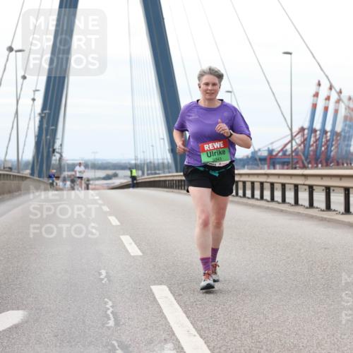 03.10.2025 - Köhlbrandbrückenlauf Lena Gebhardt http://msf.ph/oto/9132198 03.10.2025 16:09:48 Position 2 9343 meine-sportfotos.de