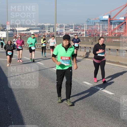 03.10.2025 - Köhlbrandbrückenlauf Yannick Fuchs http://msf.ph/oto/9132208 03.10.2025 09:04:08 Position 2 2453 meine-sportfotos.de