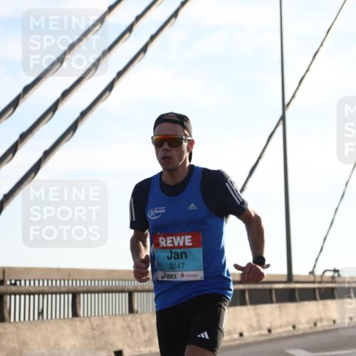 03.10.2025 - Köhlbrandbrückenlauf Yannick Fuchs http://msf.ph/oto/9132210 03.10.2025 08:17:17 Position 1 3247 meine-sportfotos.de